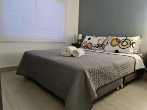 Apartaestudio en Pereira con vista al viaducto - Beatiful apartment with city view